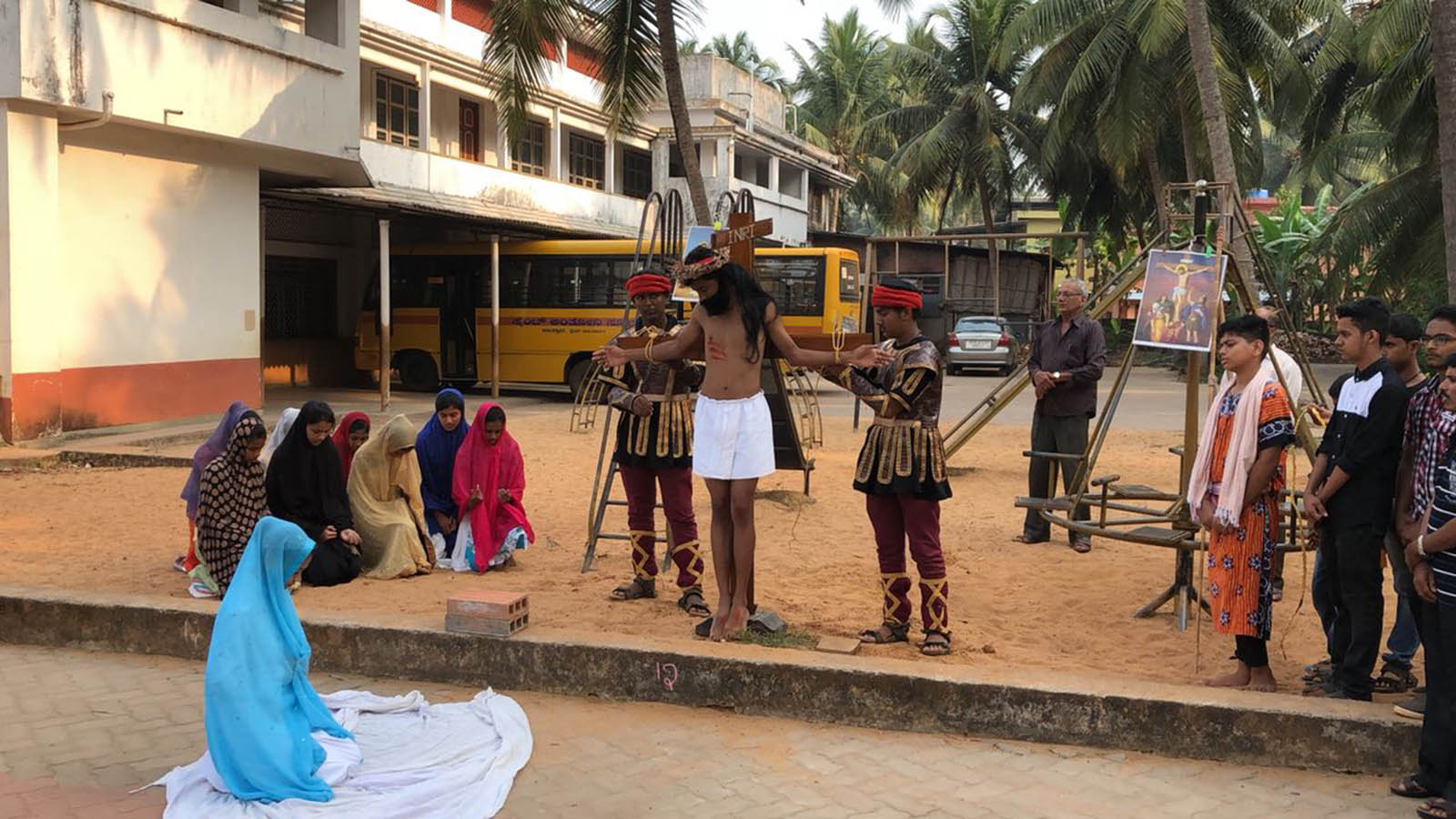 ಸಾಸ್ತಾನ ಚರ್ಚಿನಲ್ಲಿ ನಟನೆಯ ಮೂಲಕ ‘ಯೇಸುವಿನ ಶಿಲುಬೆಯ ಹಾದಿ’